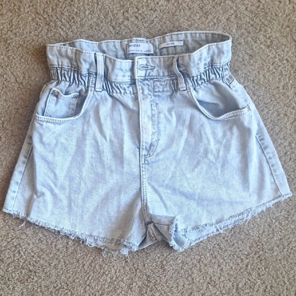 Bershka Paperbag Waist High Rise Denim Shorts, Sz 8 - Picture 4 of 6